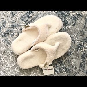 Minnetonka Olivia Women's Slipper in Cream